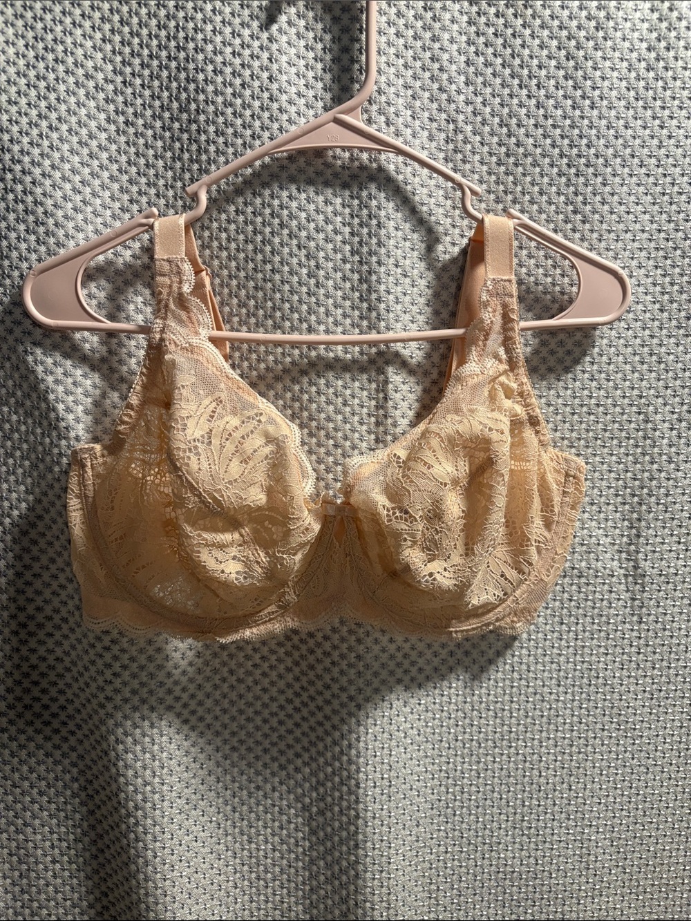 Felina Lace Underwire Bra in Soft Peach